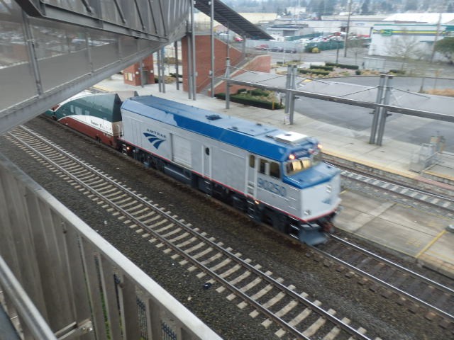 Foto: estación y tren Cascades - Everett (Washington), Estados Unidos