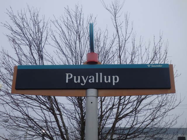 Foto: nomenclador de la estación - Puyallup (Washington), Estados Unidos