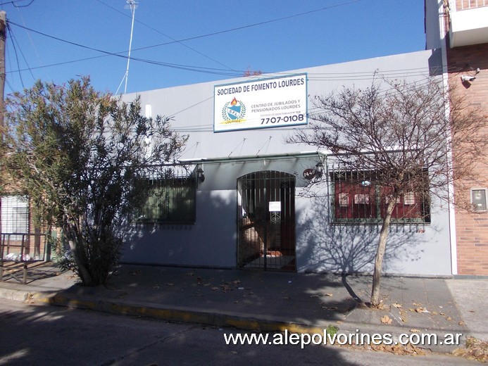 Foto: San Martin - Sociedad de Fomento Lourdes - San Martin (Buenos Aires), Argentina