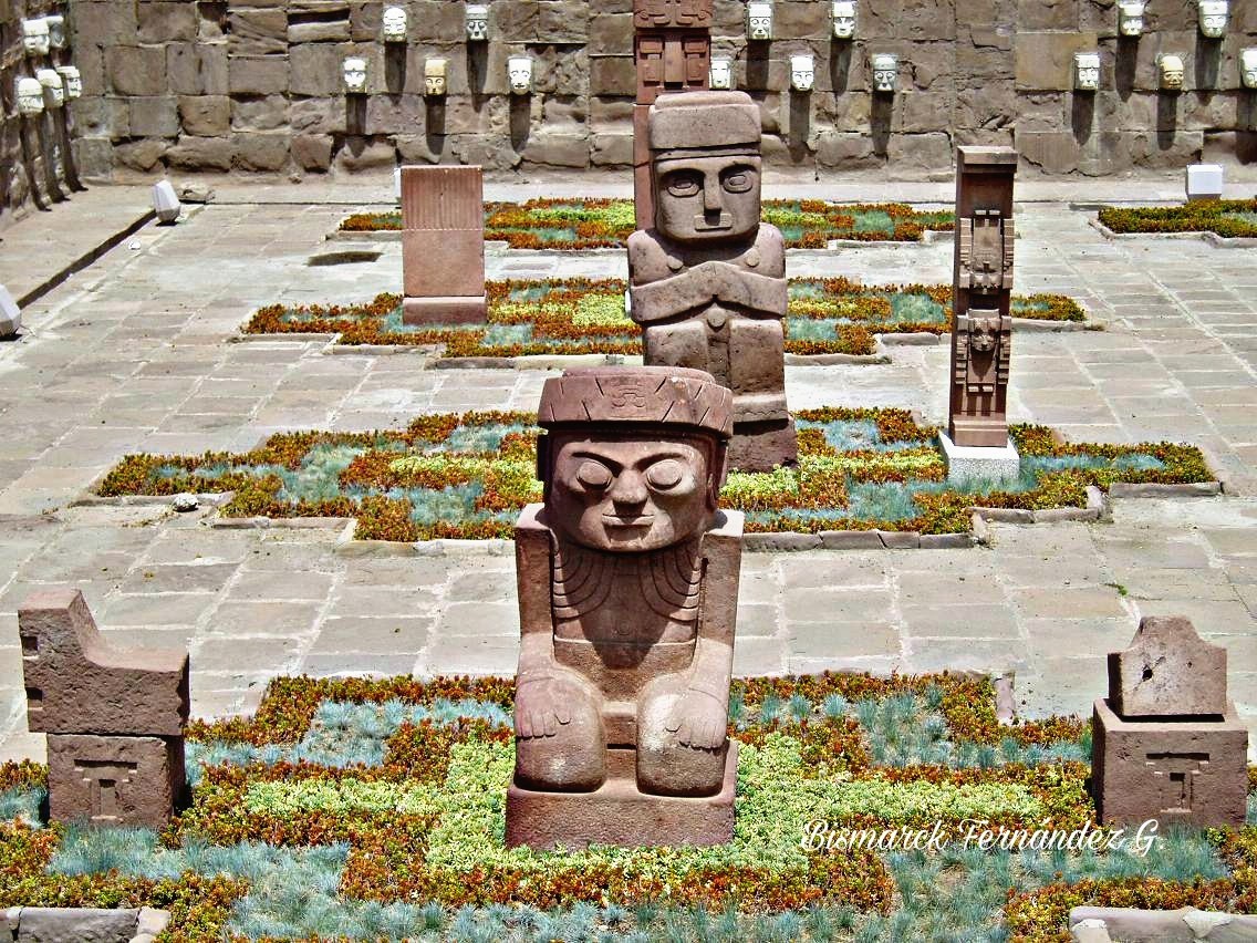 Foto: Monolitos - Ciudad de La Paz (La Paz), Bolivia