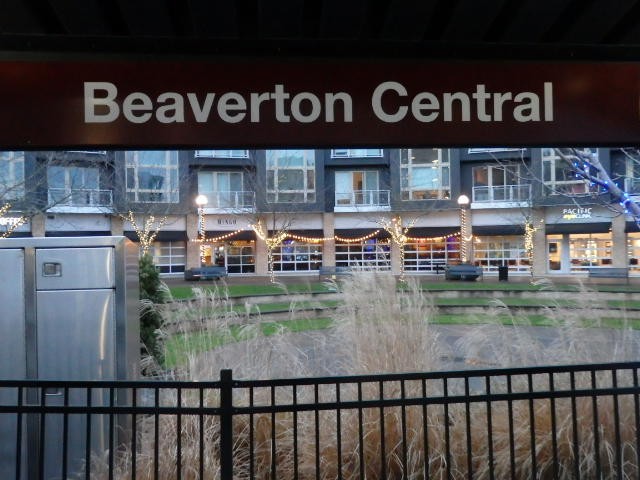 Foto: estación del metrotranvía MAX - Beaverton (Oregon), Estados Unidos