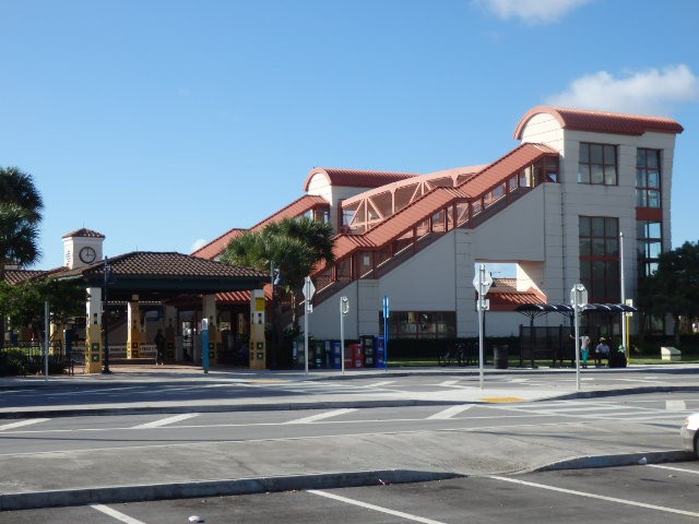 Foto: estación de Amtrak y Tri-Rail - Hollywood (Florida), Estados Unidos