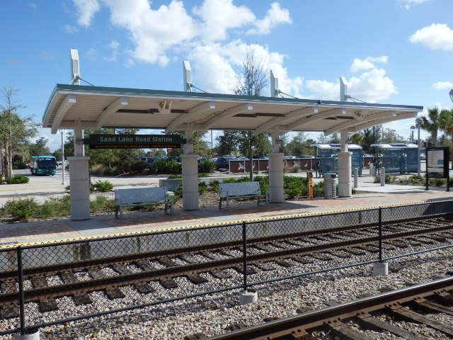 Foto: estación Sand Lake Road, de Tri-Rail - Pine Castle (Florida), Estados Unidos