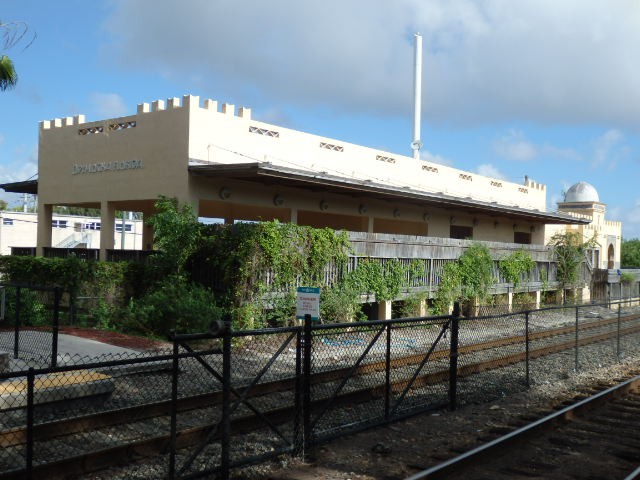Foto: estación de Tri-Rail - Opa-Locka (Florida), Estados Unidos