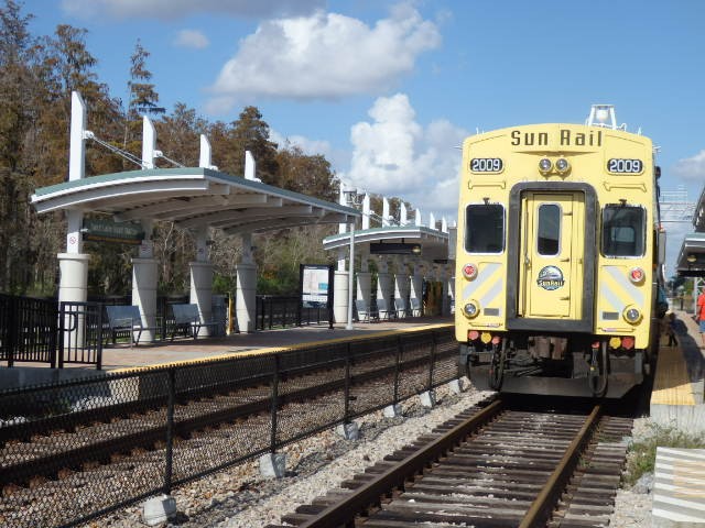 Foto: estación Sand Lake Road, de Tri-Rail - Pine Castle (Florida), Estados Unidos