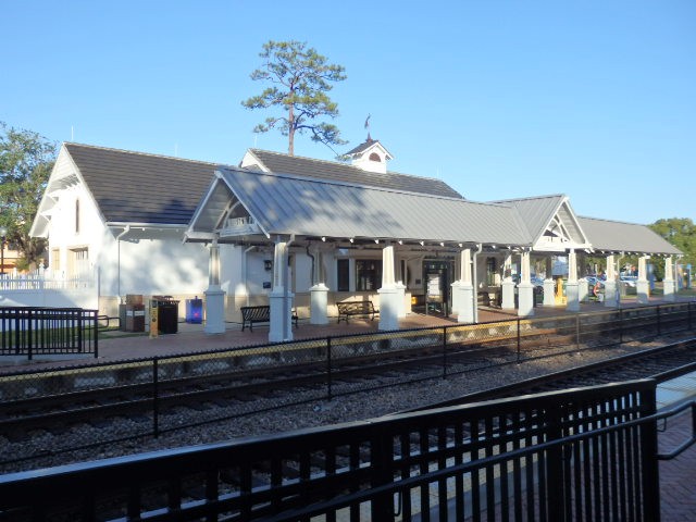 Foto: estación de SunRail y Amtrak - Winter Park (Florida), Estados Unidos