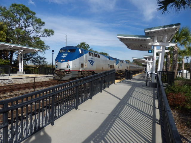Foto: estación de SunRail - DeBary (Florida), Estados Unidos