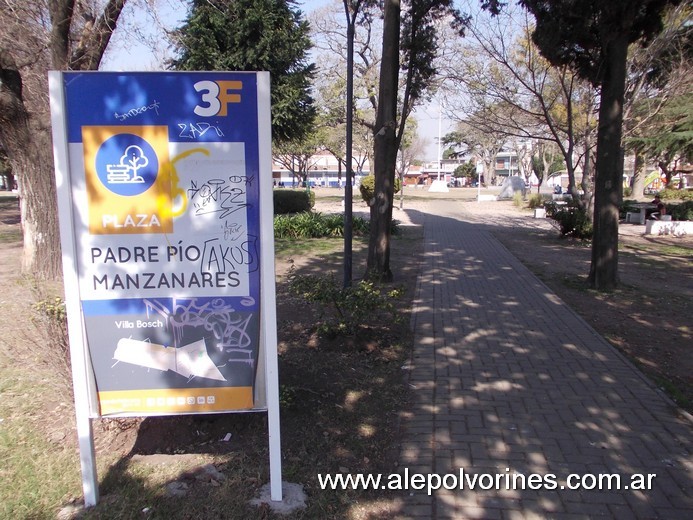 Foto: Villa Bosch - Plaza Padre Pio Manzanares - Villa Bosch (Buenos Aires), Argentina
