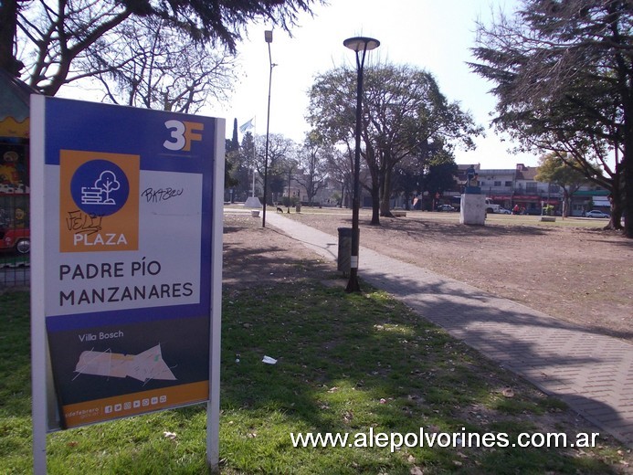 Foto: Villa Bosch - Plaza Padre Pio Manzanares - Villa Bosch (Buenos Aires), Argentina