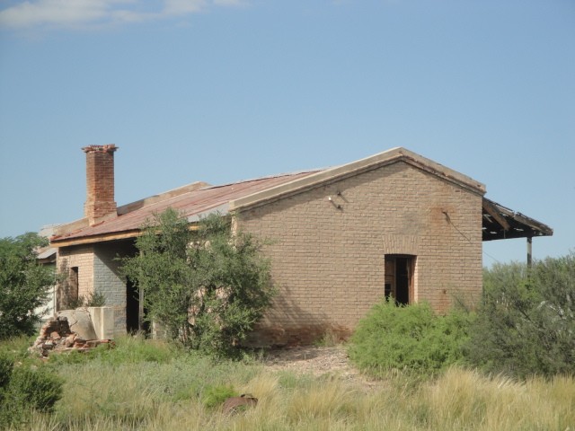 Foto: ex estación del FC San Martín, fachada - Arístides Villanueva (Mendoza), Argentina