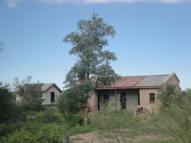 Foto: ex estación del FC San Martín, fachada - Arístides Villanueva (Mendoza), Argentina