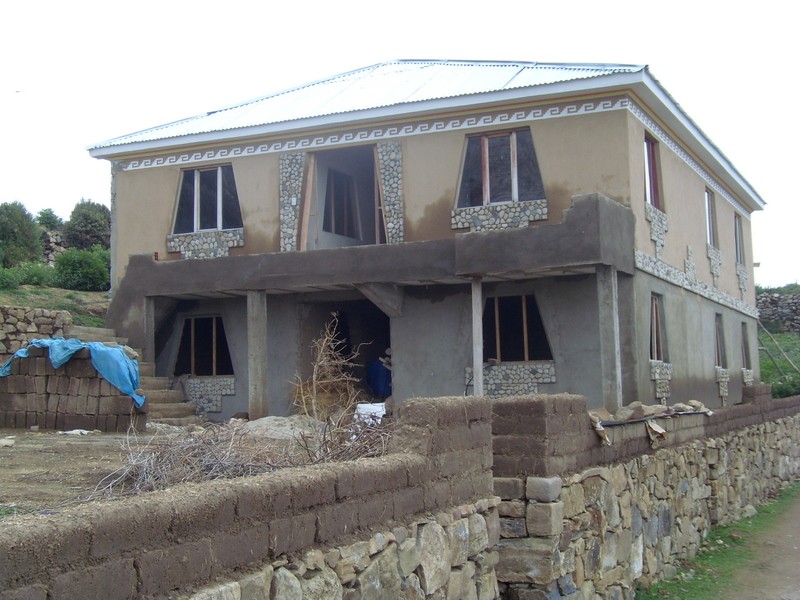 Foto: típicas aberturas trapezoidales americanas - Santiago Pampa (La Paz), Bolivia