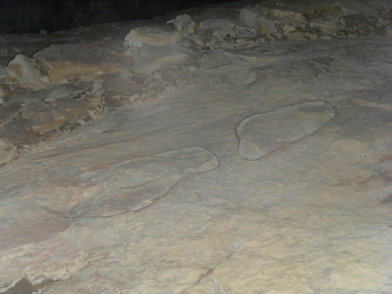 Foto: Reputadas huellas dejadas por el dios Sol (Inti) - Isla del Sol (La Paz), Bolivia