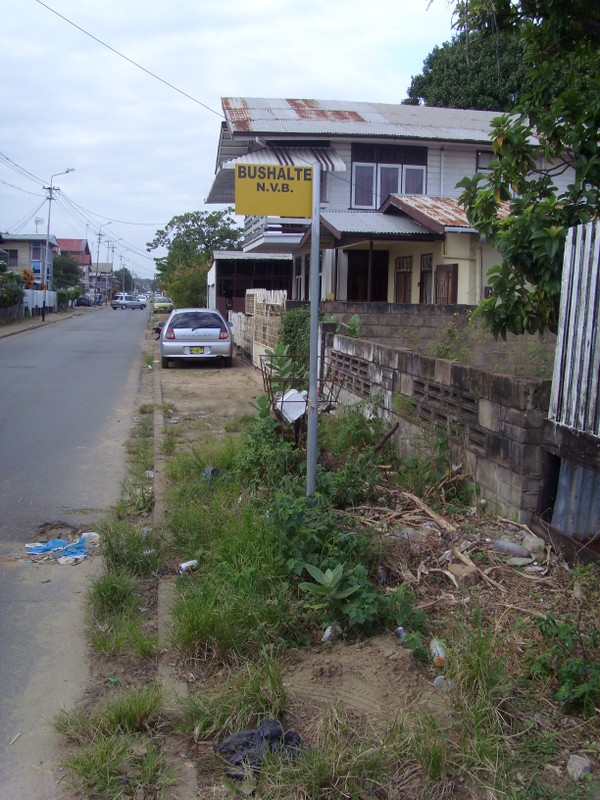 Foto: parada de colectivo - Paramaribo, Surinam