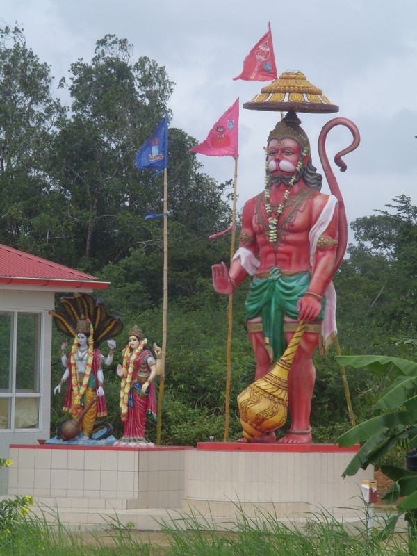 Foto: Hanumān, Viṣṇu y Lakṣmī - Meerzorg, Surinam