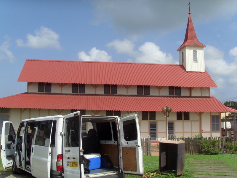 Foto: alto en el viaje de Saint-Laurent a Cayena - Iracoubo, Guyana Francesa