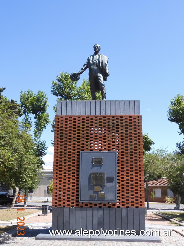 Foto: Libertad ROU - Monumento Gral Artigas - Libertad (San José), Uruguay