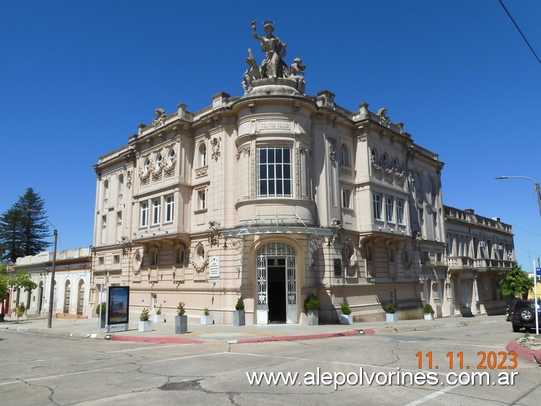 Foto: Fray Bentos ROU - Teatro Young - Fray Bentos (Río Negro), Uruguay