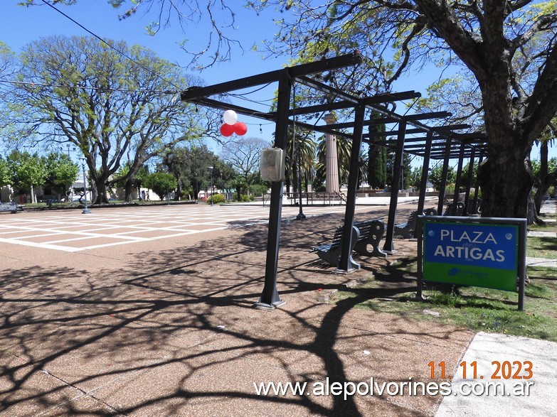 Foto: Fray Bentos ROU - Plaza Artigas - Fray Bentos (Río Negro), Uruguay