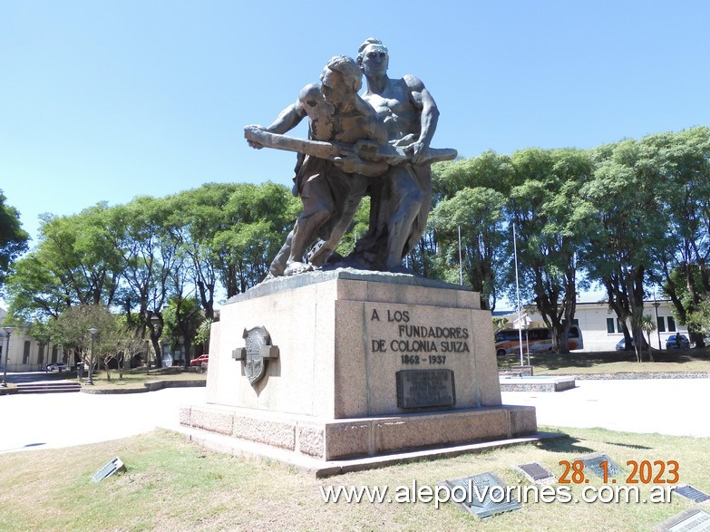 Foto: Nueva Helvecia ROU - Plaza de los Fundadores - Nueva Helvecia (Colonia), Uruguay