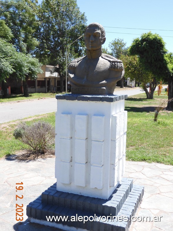 Foto: Todd - Busto Gral San Martin - Todd (Buenos Aires), Argentina