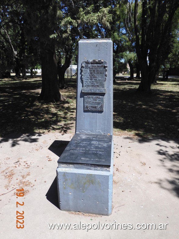 Foto: Juan Anchorena - Plaza 9 de Diciembre - Monumento Cincuentenario - Juan Anchorena (Buenos Aires), Argentina