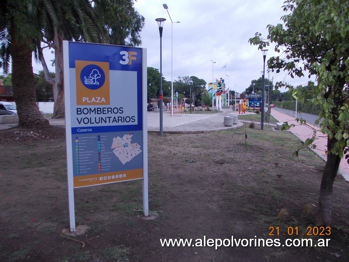 Foto: Caseros - Plaza Bomberos Voluntarios - Caseros (Buenos Aires), Argentina