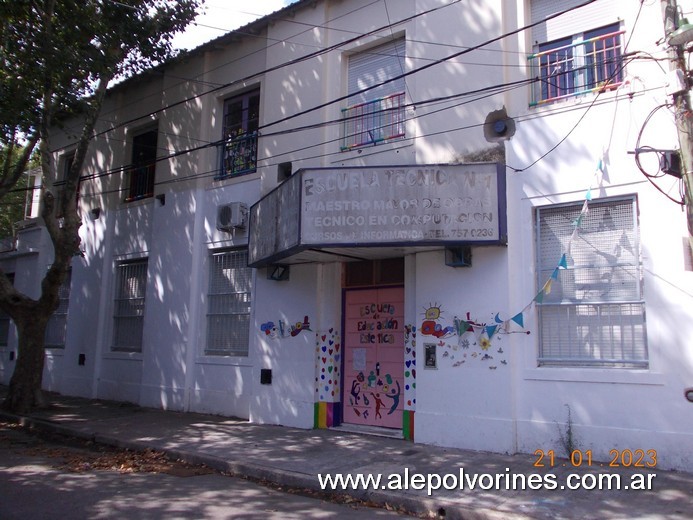 Foto: Santos Lugares - Escuela de Artes - Santos Lugares (Buenos Aires), Argentina