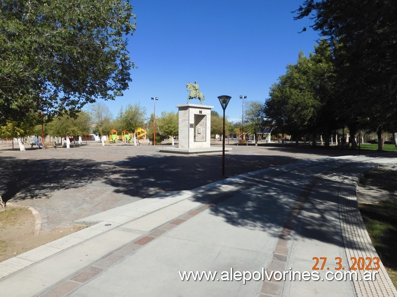 Foto: Los Menucos - Plaza San Martin - Los Menucos (Río Negro), Argentina