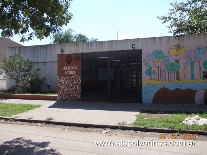Foto: Francisco Álvarez - Barrio Arturo Illia - Jardin de Infantes N°962 - Francisco Alvarez (Buenos Aires), Argentina