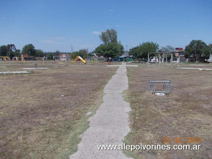 Foto: Francisco Álvarez - Barrio Arturo Illia - Plaza - Francisco Alvarez (Buenos Aires), Argentina