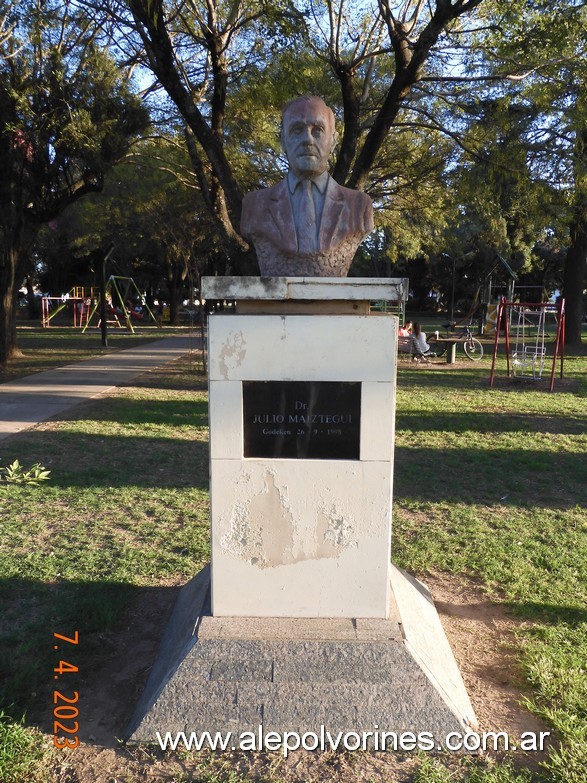 Foto: Colonia Godeken - Busto Julio Maiztegui - Colonia Godeken (Córdoba), Argentina