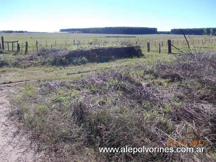 Foto: Apeadero Km 50 FCNEA - Ubajay (Entre Ríos), Argentina