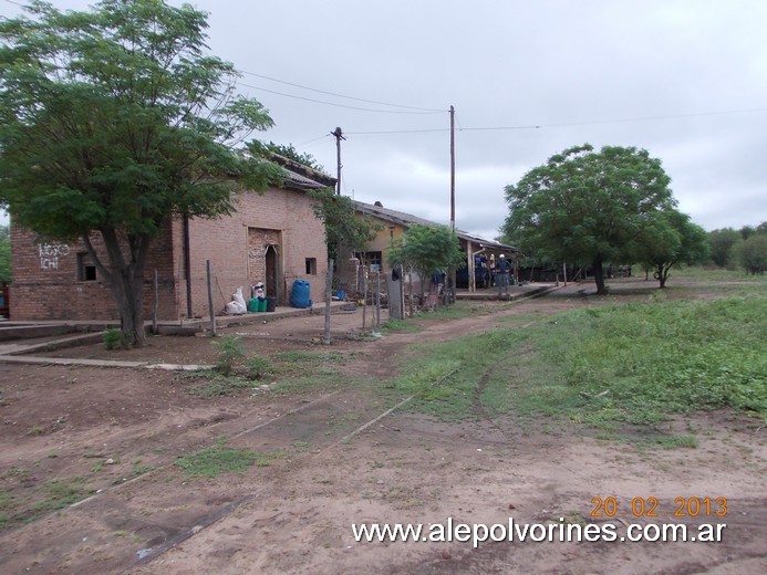 Foto: Estación Km 885 FCCNA - Tres Isletas (Chaco), Argentina