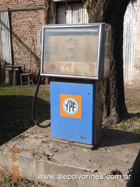 Foto: Los Indios - Surtidor de nafta - Los Indios (Buenos Aires), Argentina