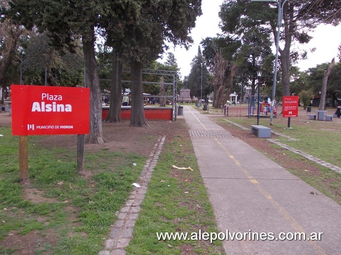 Foto: Villa Sarmiento - Plaza Alsina - Villa Sarmiento (Buenos Aires), Argentina