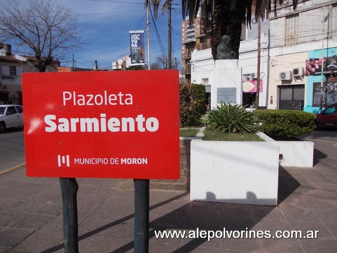 Foto: Villa Sarmiento - Plazoleta Sarmiento - Villa Sarmiento (Buenos Aires), Argentina