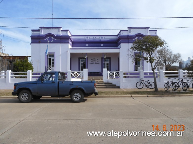 Foto: Henderson - Escuela de Estetica Lola Mora - Henderson (Buenos Aires), Argentina