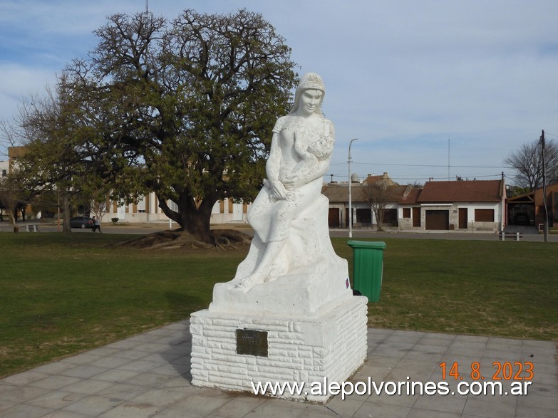 Foto: Henderson - Plaza Jose Manuel Estrada - Monumento a la Madre - Henderson (Buenos Aires), Argentina