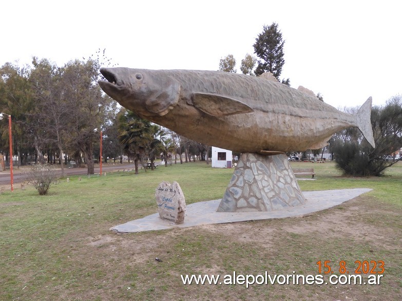 Foto: Guamini - Monumento al Pejerrey - Guamini (Buenos Aires), Argentina