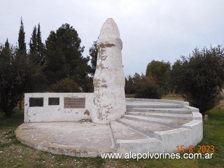 Foto: Guamini - Monumento Coraceros de Puan - Guamini (Buenos Aires), Argentina