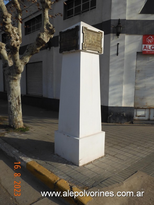 Foto: Salliquelo - Mojon Calle Italia - Salliquelo (Buenos Aires), Argentina