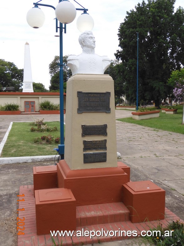 Foto: San Carlos Sud - Plaza 27 de Septiembre - Busto Gral San Martin - San Carlos Sud (Santa Fe), Argentina