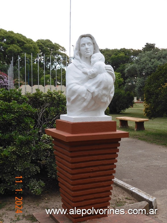 Foto: San Carlos Sud - Plaza 27 de Septiembre - Monumento a la Madre - San Carlos Sud (Santa Fe), Argentina
