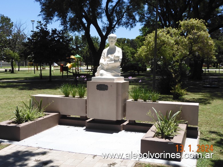 Foto: Colonia Vignaud, Córdoba - Monumento a la Madre - Colonia Vignaud (Córdoba), Argentina