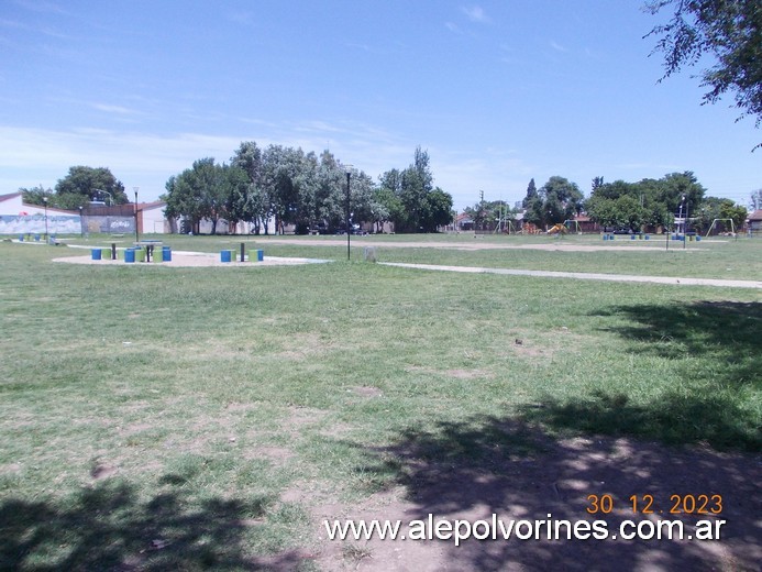 Foto: Grand Bourg - Plaza El Ombú - Grand Bourg (Buenos Aires), Argentina