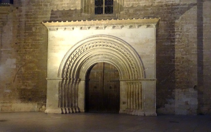 Foto: Puerta lateral de la catedral - Valencia (València), España