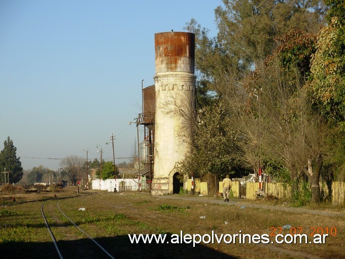 Foto: Estación Metan - Tanque - Metan (Salta), Argentina