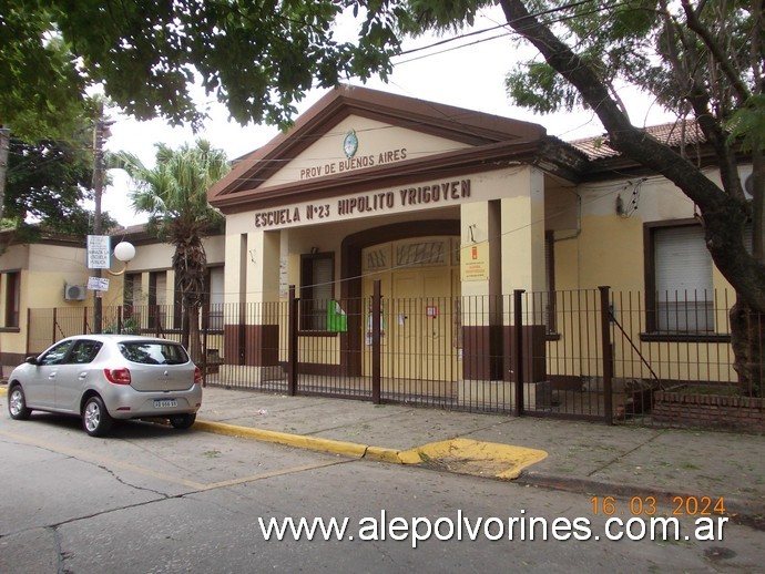 Foto: Haedo - Escuela Hipolito Yrygoyen - Haedo (Buenos Aires), Argentina