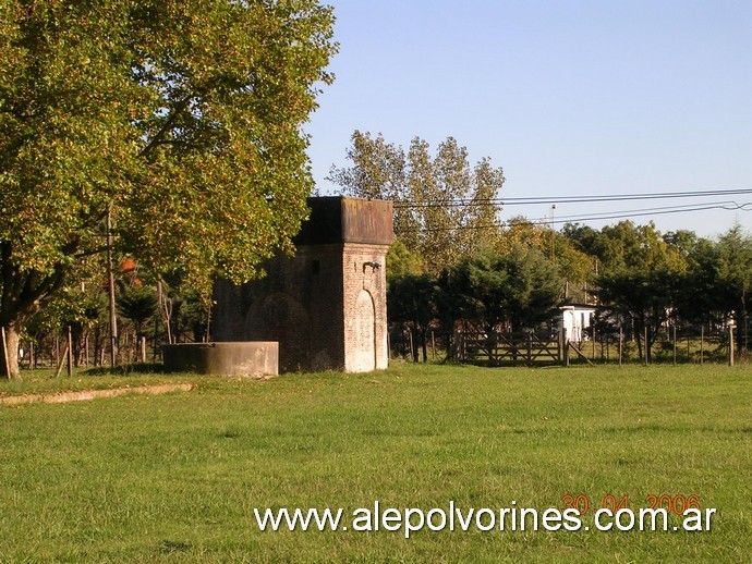 Foto: Estación Navarro FCS - Tanque - Navarro (Buenos Aires), Argentina